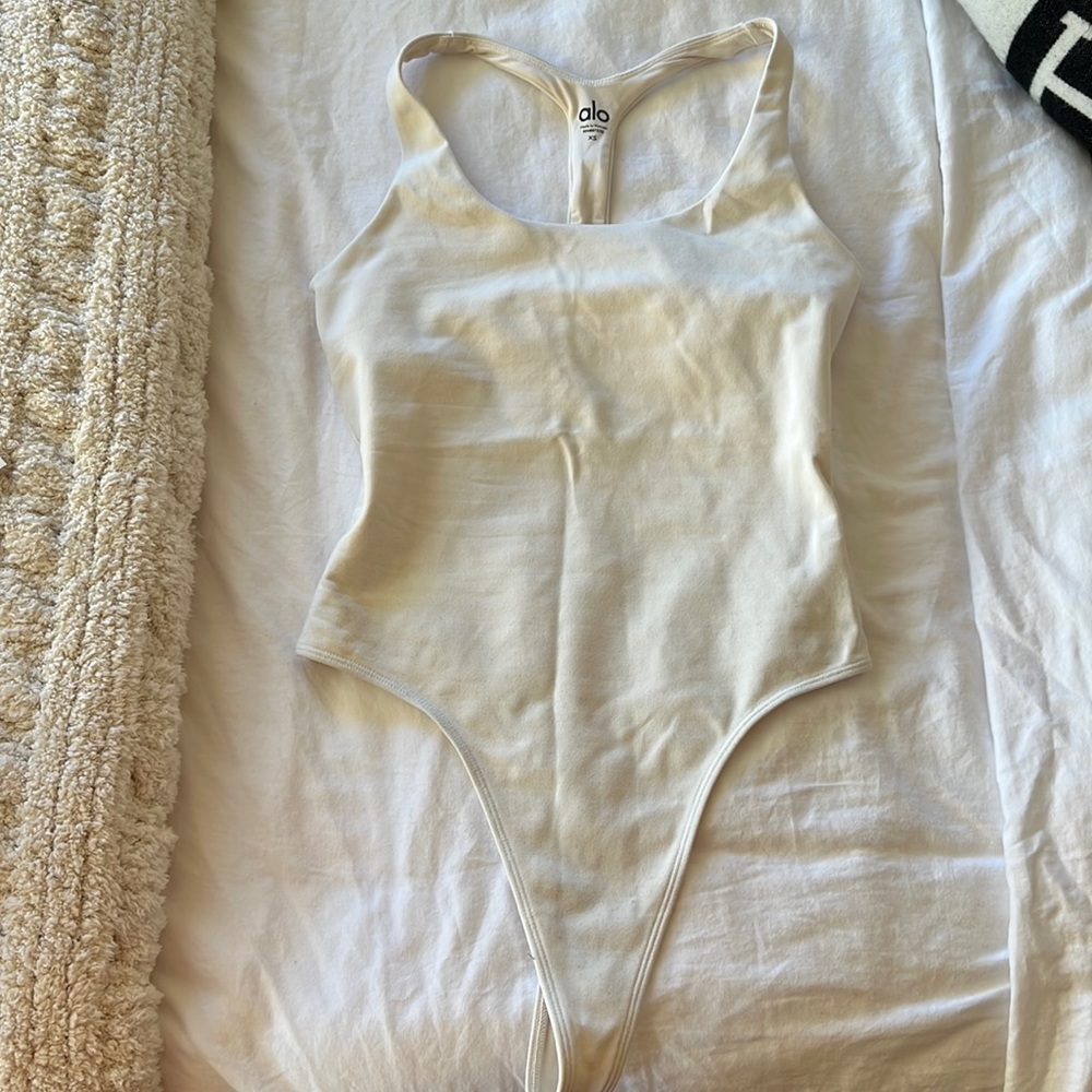 Alo Yoga Airbrush Ivory Sleek Back Bodysuit
